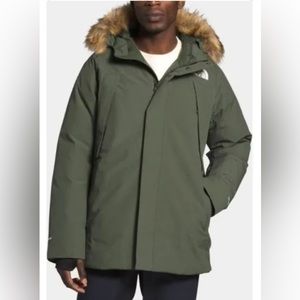 The North Face Men’s Outer Boroughs Waterproof Hooded Down Winter Parka Green M